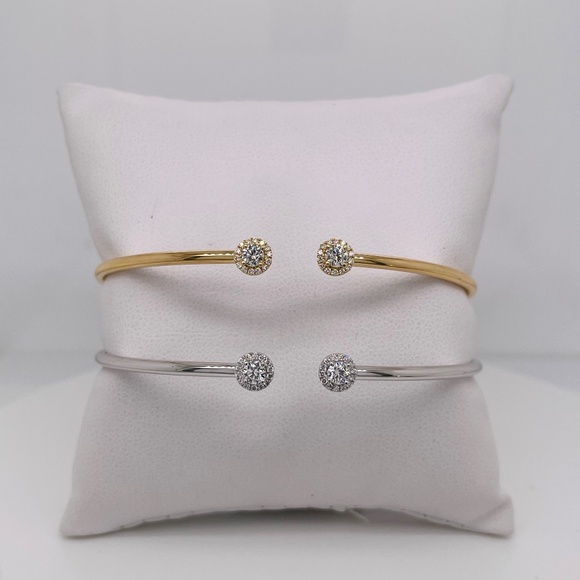 18K BANGLE BRACELET